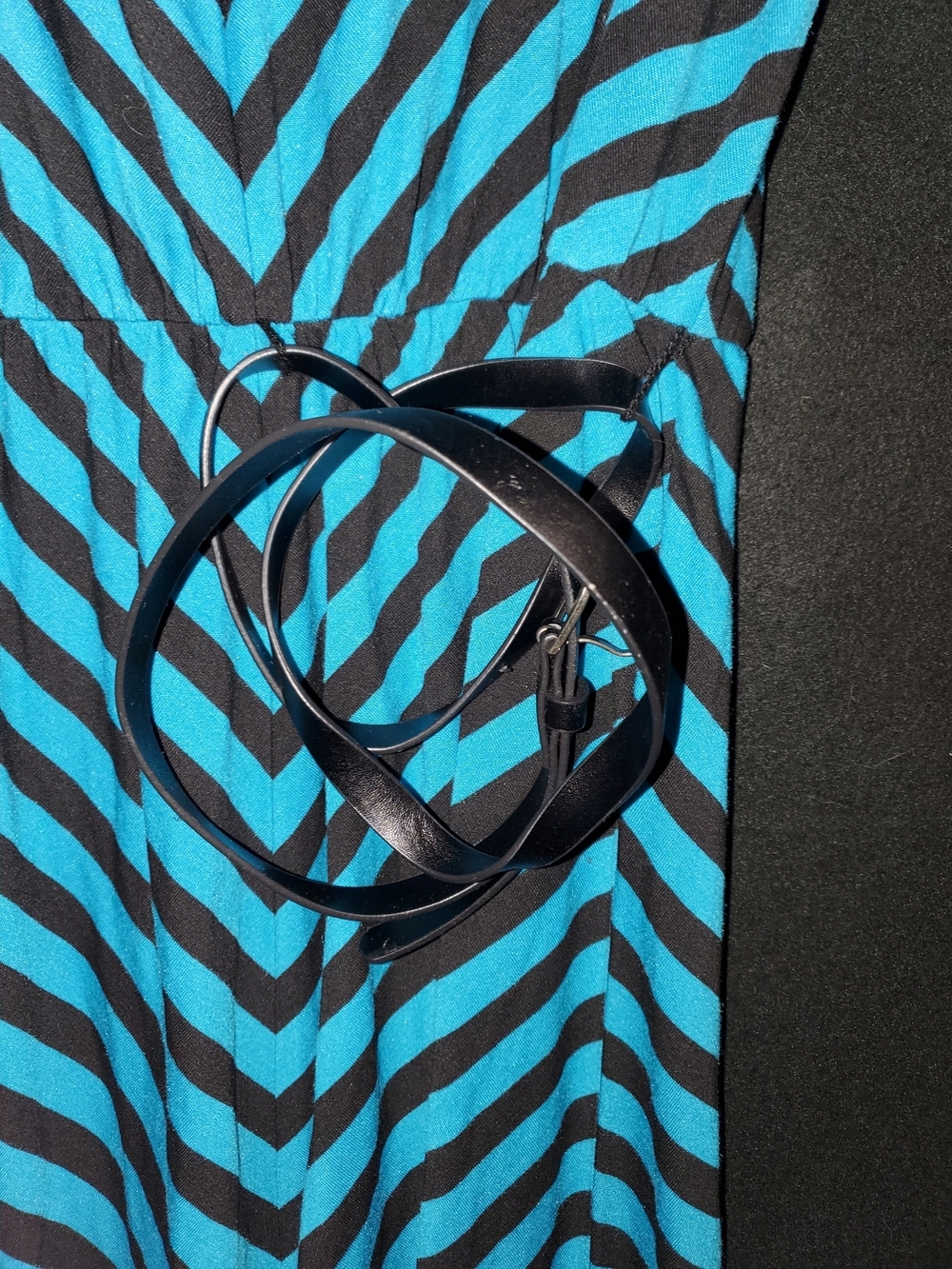Torrid Black and Teal Chevron Stripe Scoop Top - Picture 3 of 4